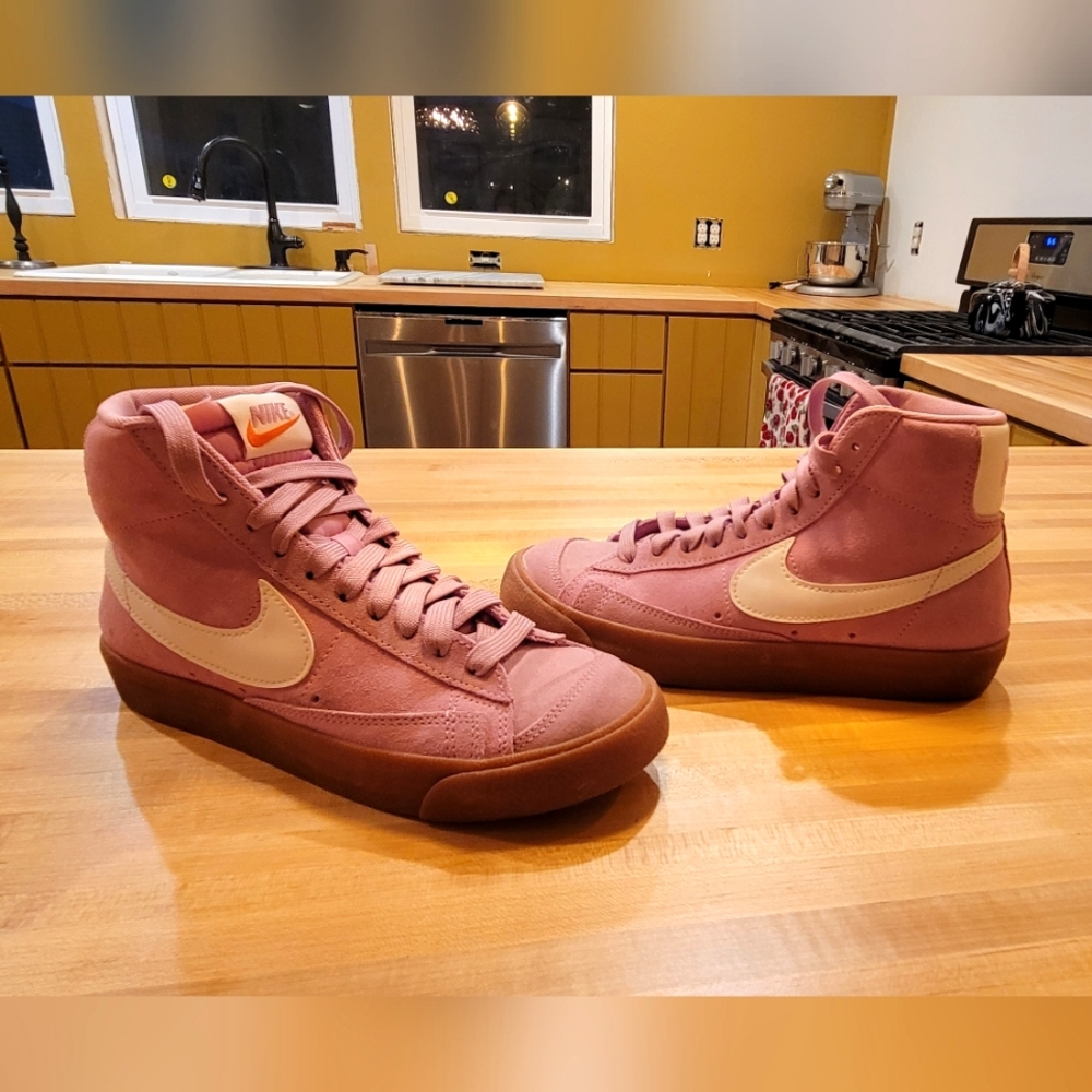 Nike Mid Blazer 77 Pink Suede Size 7